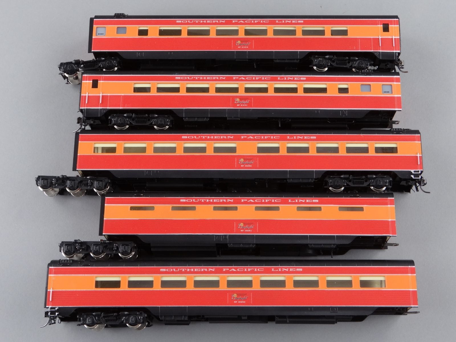 HO Brass Model Train - Key CS #109 SP 1940 Daylight 10 Car Passenger Train