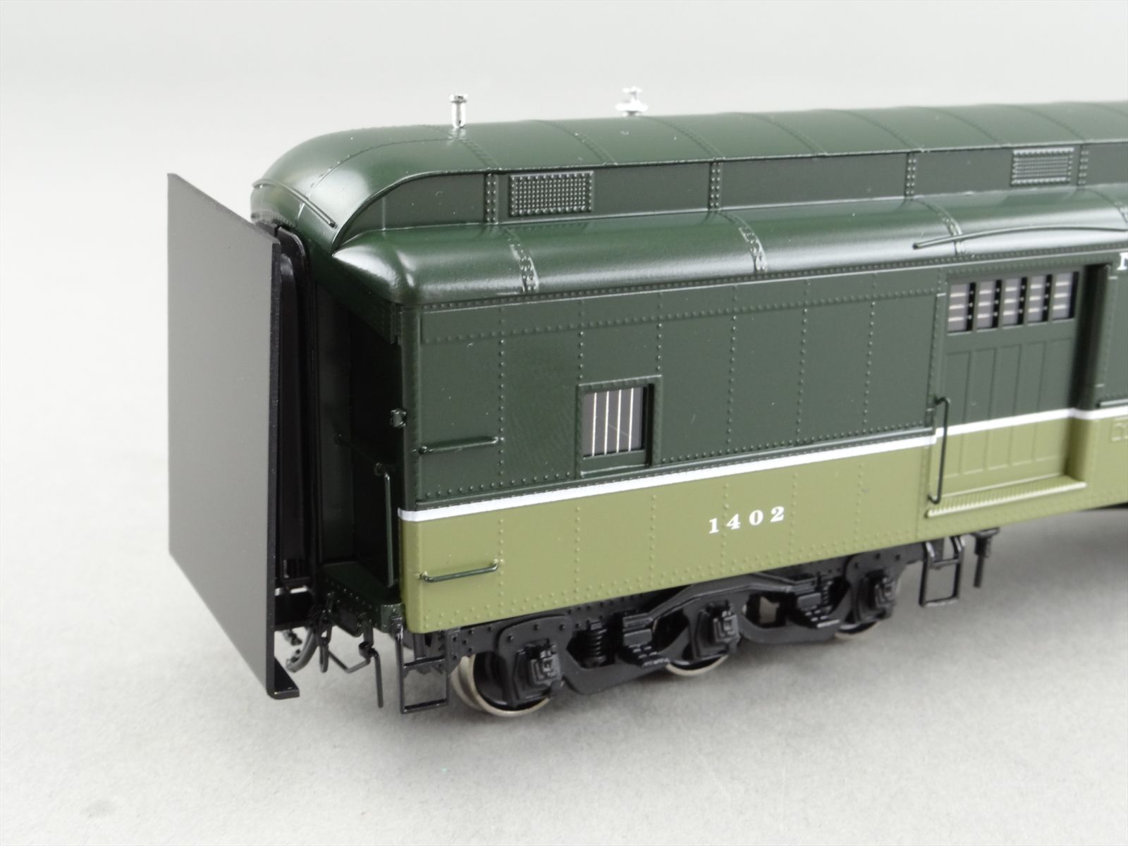 HO Brass Model Train - W&R Enterprises NP Mail & Express Car #1402 ...