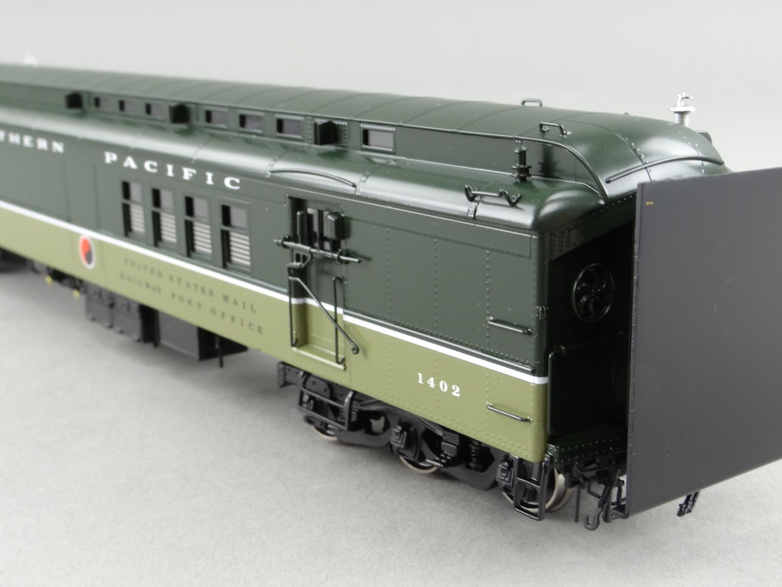 HO Brass Model Train - W&R Enterprises NP Mail & Express Car #1402 ...