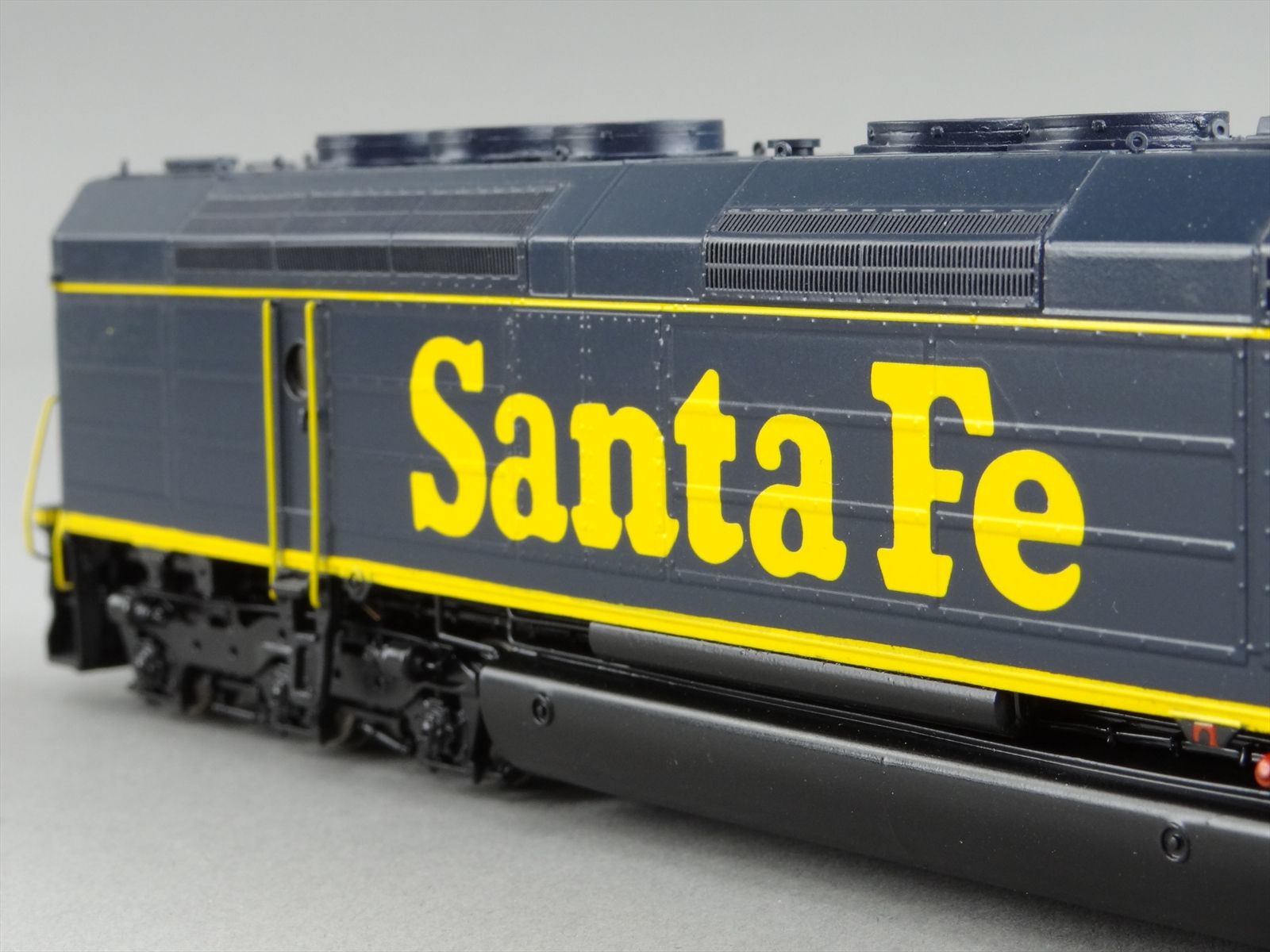 HO Brass Model - OMI 5672.1 Overland ATSF Santa Fe FP45 Diesel #5947 ...