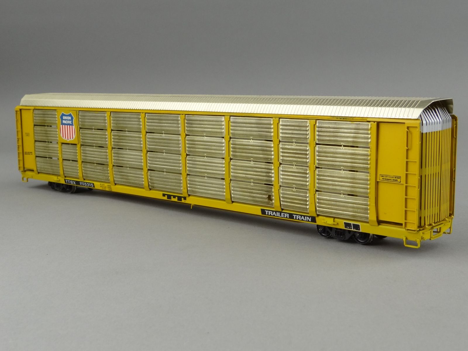 Partially Enclosed Auto Rack HO Brass Model Train - OMI 3078 UP TTGX #255315 Portec Bi-Level ...