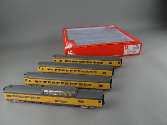 Rivarossi HO-Scale #6922 A Set Union Pacific Passenger Set, 4 Car Set