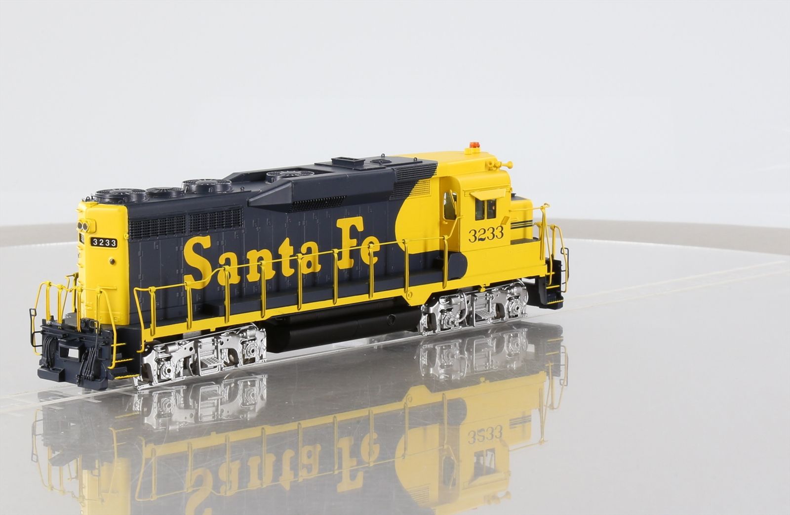 HO Brass Model Train - CIL 2151.1 ATSF Santa Fe GP-30 Phase 1 #3233 - f/p