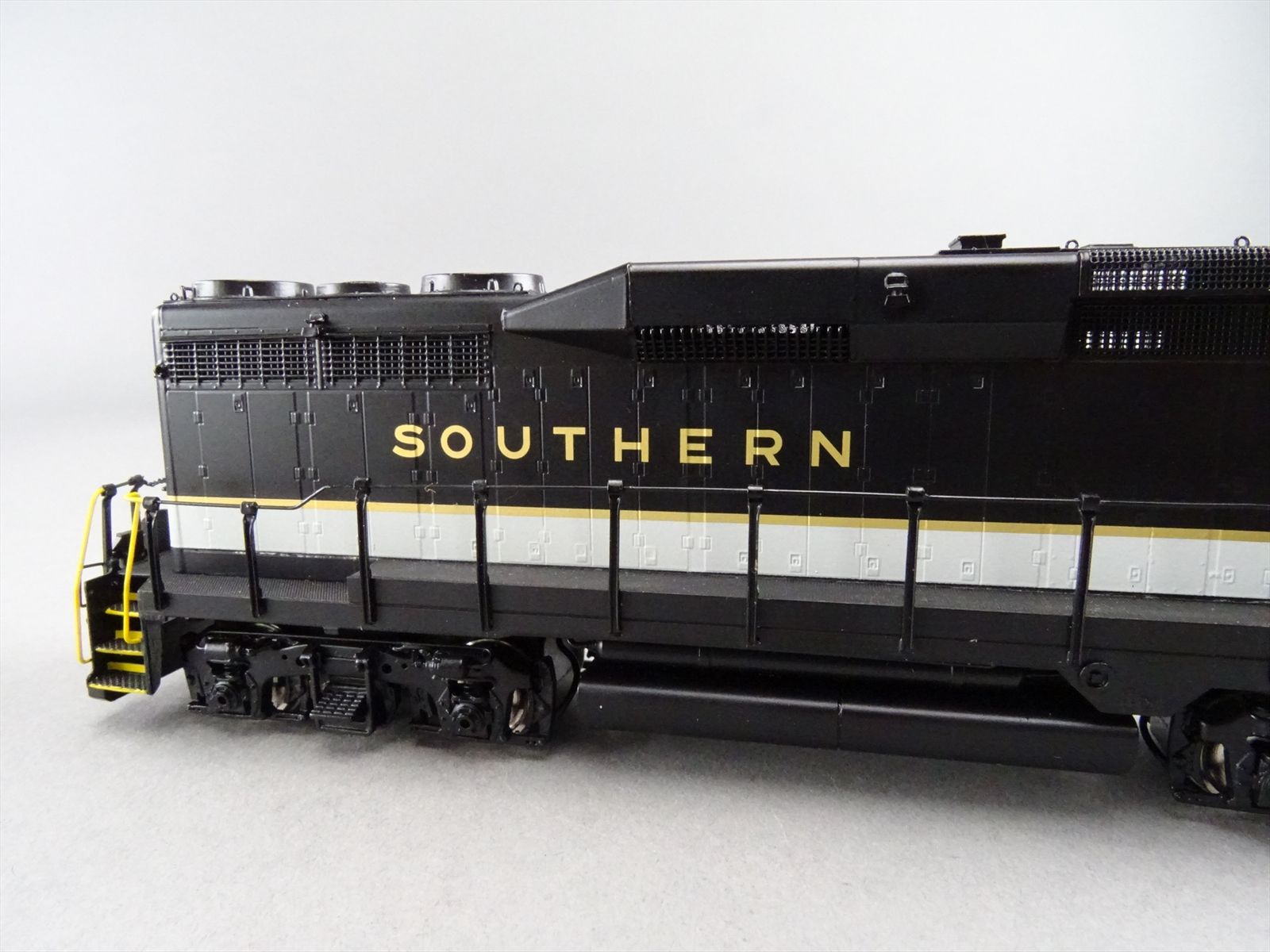 HO Brass Model - CIL 2166.1 SOU Southern GP30 Phase II Hi-Hood #2625 ...