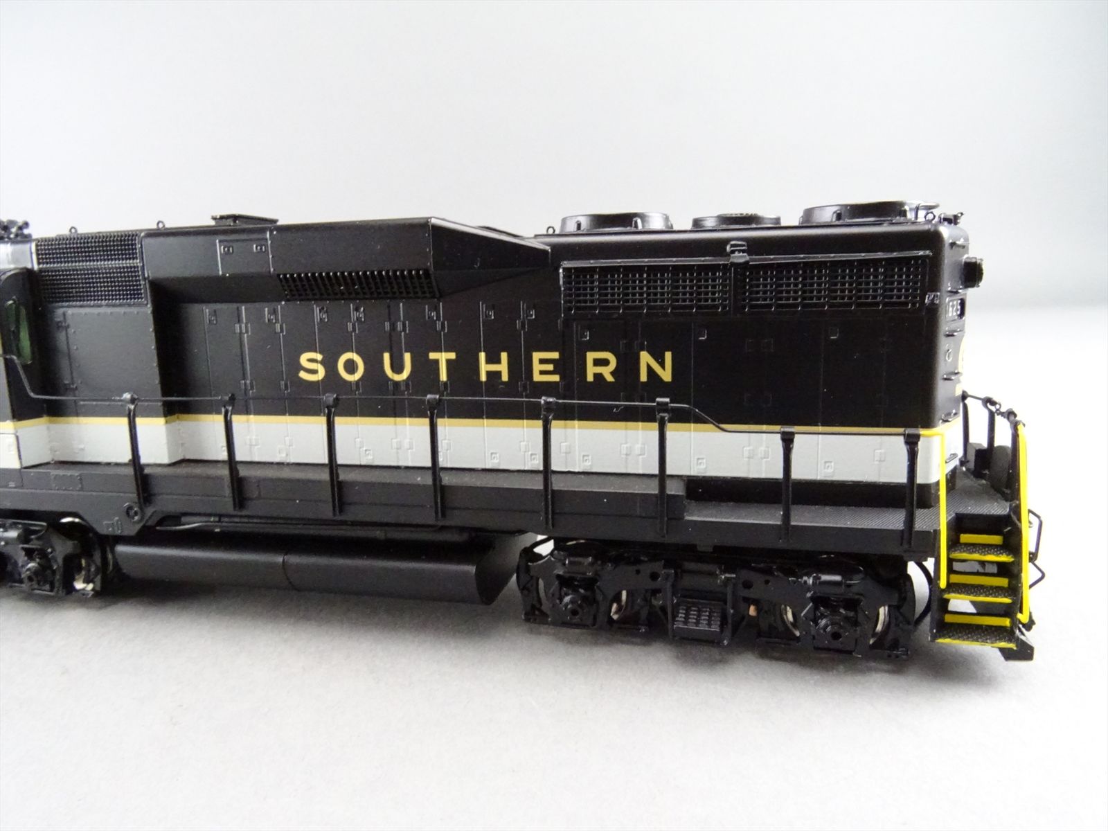 HO Brass Model - CIL 2166.1 SOU Southern GP30 Phase II Hi-Hood #2625 ...