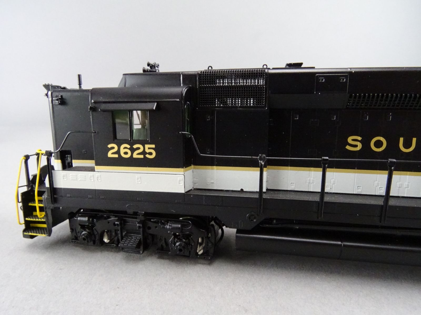 HO Brass Model - CIL 2166.1 SOU Southern GP30 Phase II Hi-Hood #2625 ...