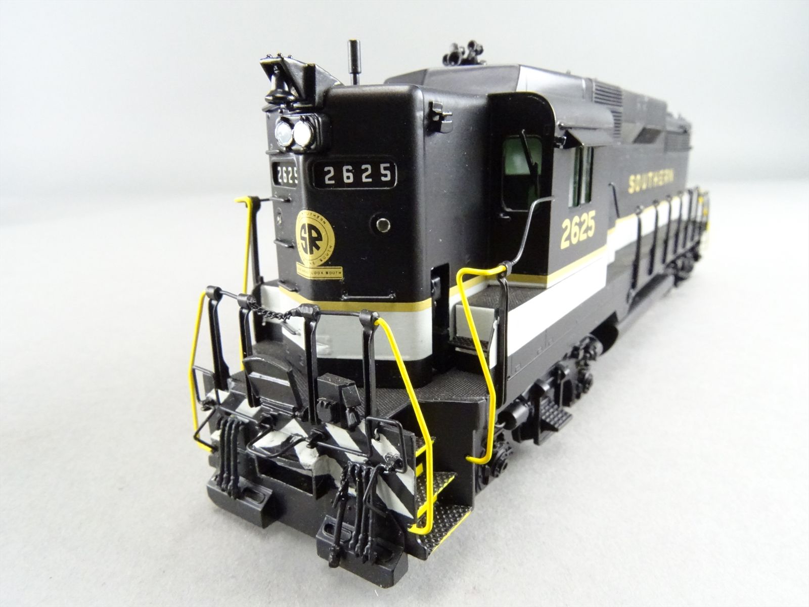 HO Brass Model - CIL 2166.1 SOU Southern GP30 Phase II Hi-Hood #2625 ...