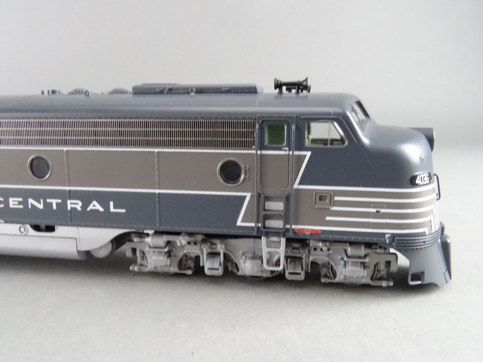 HO Plastic Model - BLI 455 NYC New York Central E8 E8A #4036 - F/P ...