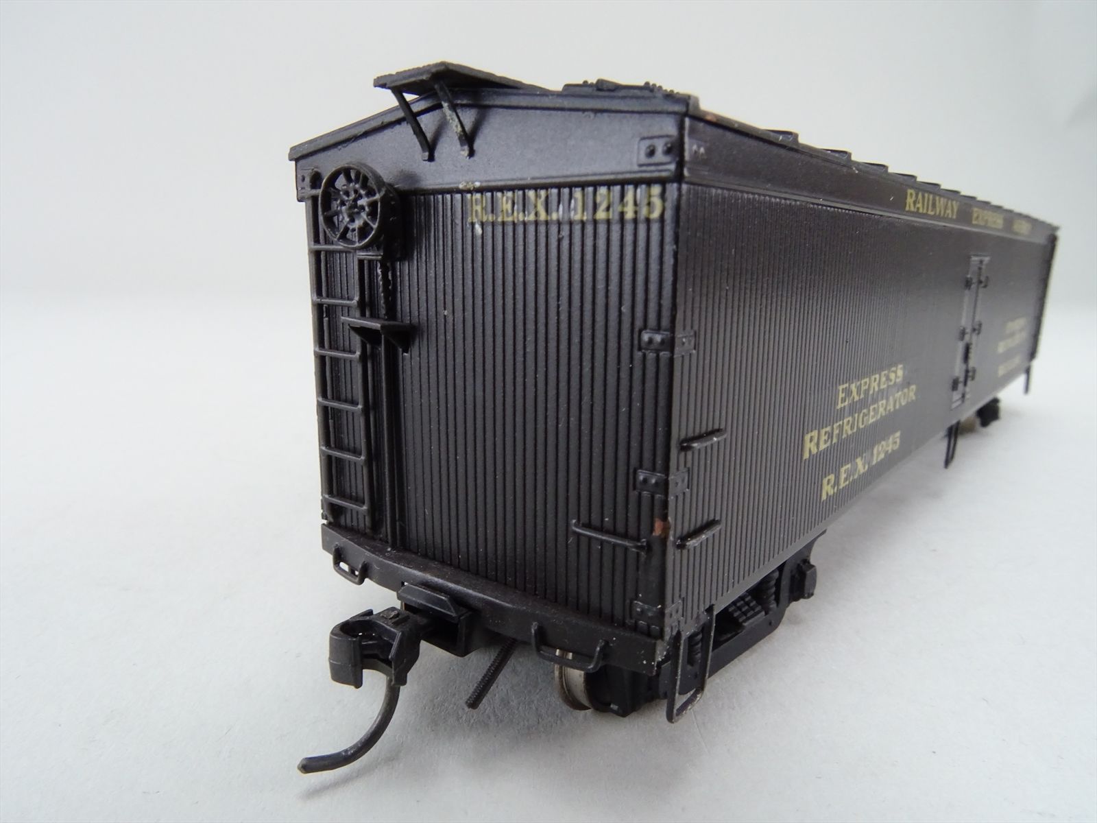 HO Brass Model - Trains Inc. TID REA Railway Express Agency Reefer ...