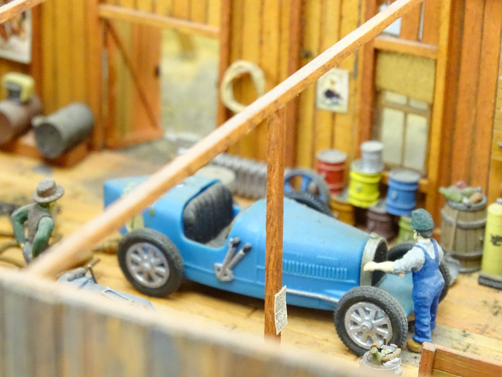 HO 1:87 FSM #130 Ezra Coopers Garage 8 x 8 Diorama - Pro-Built ...