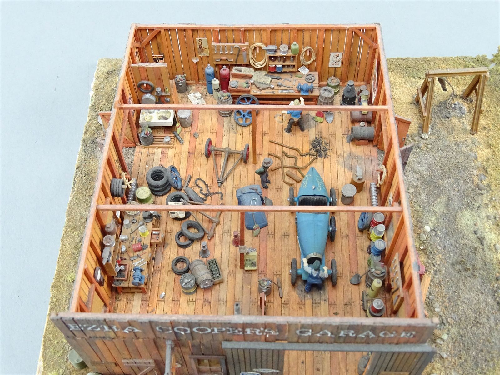 HO 1:87 FSM #130 Ezra Coopers Garage 8 x 8 Diorama - Pro-Built ...