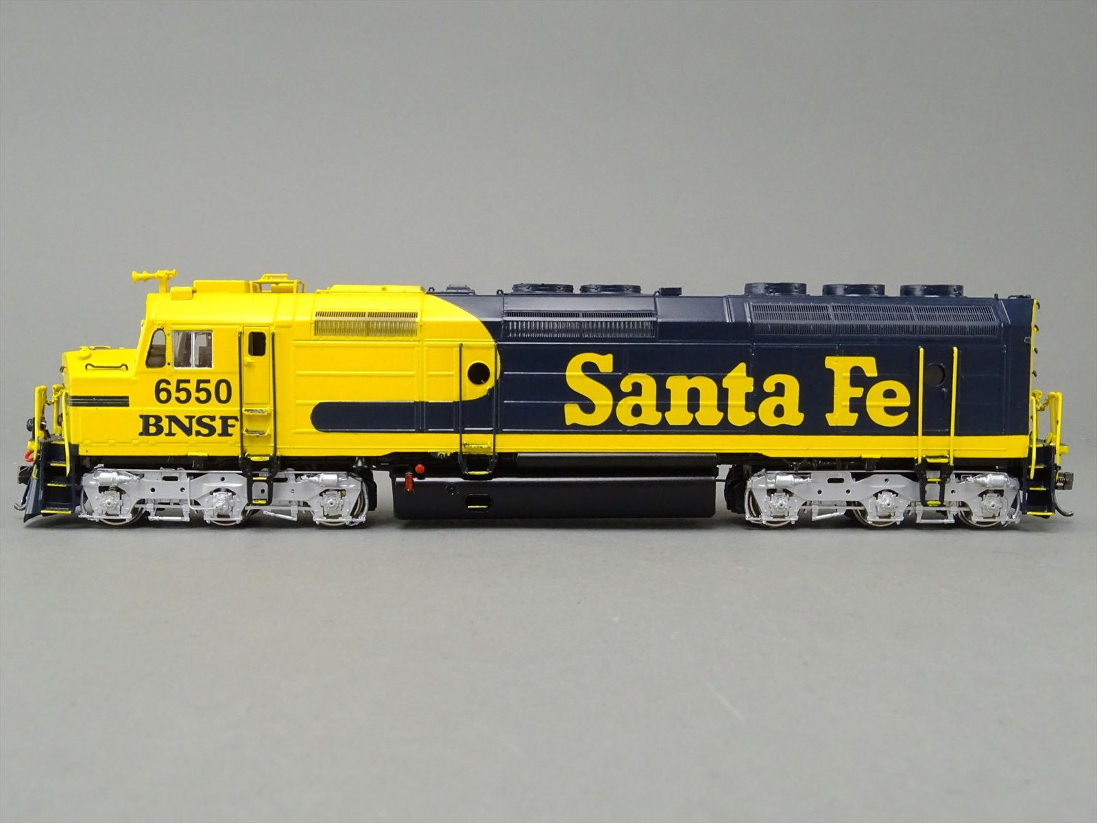 HO Brass Model Train - OMI 5995 Overland ATSF Santa SDF45 Diesel #6550 ...