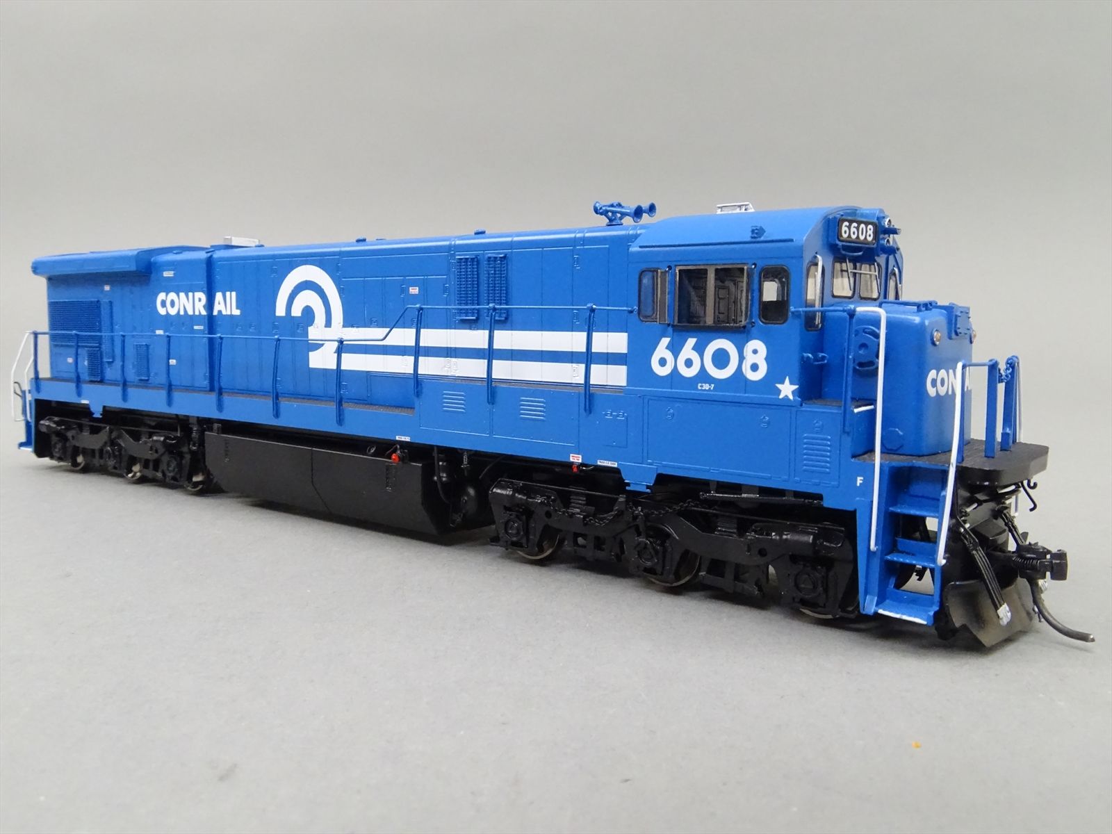KATO 30-7 - onrail - 6602 im Kanton Zürih