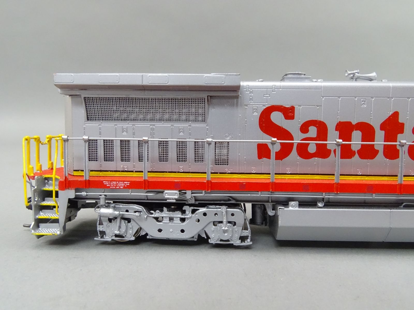 HO Brass Model - OMI 5841.1 ATSF Warbonnet Dash 8-40BW #579 - 1992 Run ...