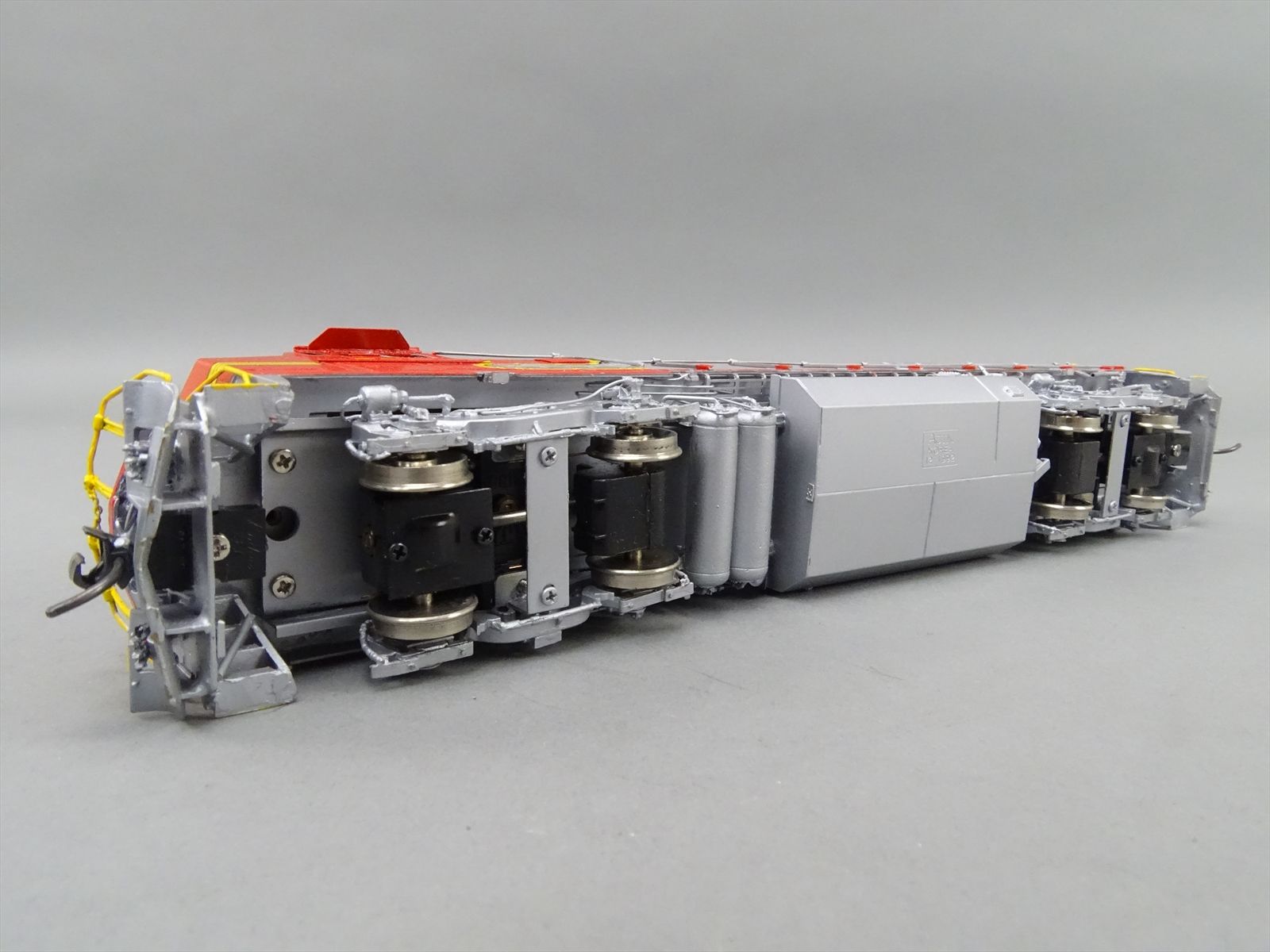 HO Brass Model - OMI 5841.1 ATSF Warbonnet Dash 8-40BW #579 - 1992 Run ...