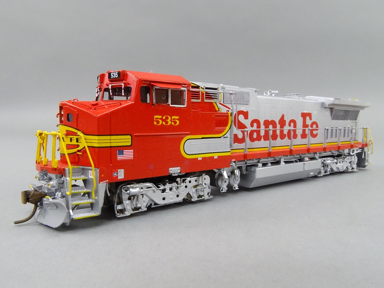 HO Brass Model - OMI 5400.1 ATSF Warbonnet Dash 8-40BW #535 - 1992 Run ...