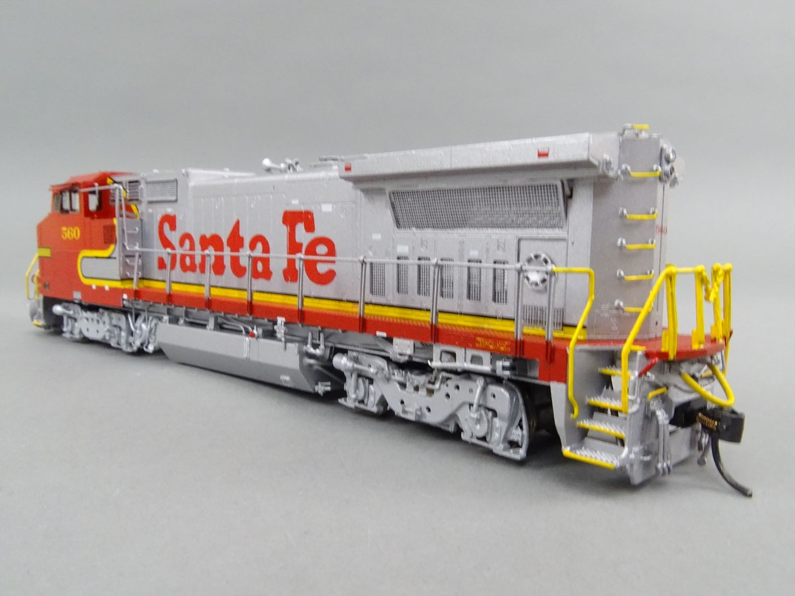 HO Brass Model - OMI 5841.1 AT&SF Santa Fe Dash 8-40BW Gull Wing Cab ...
