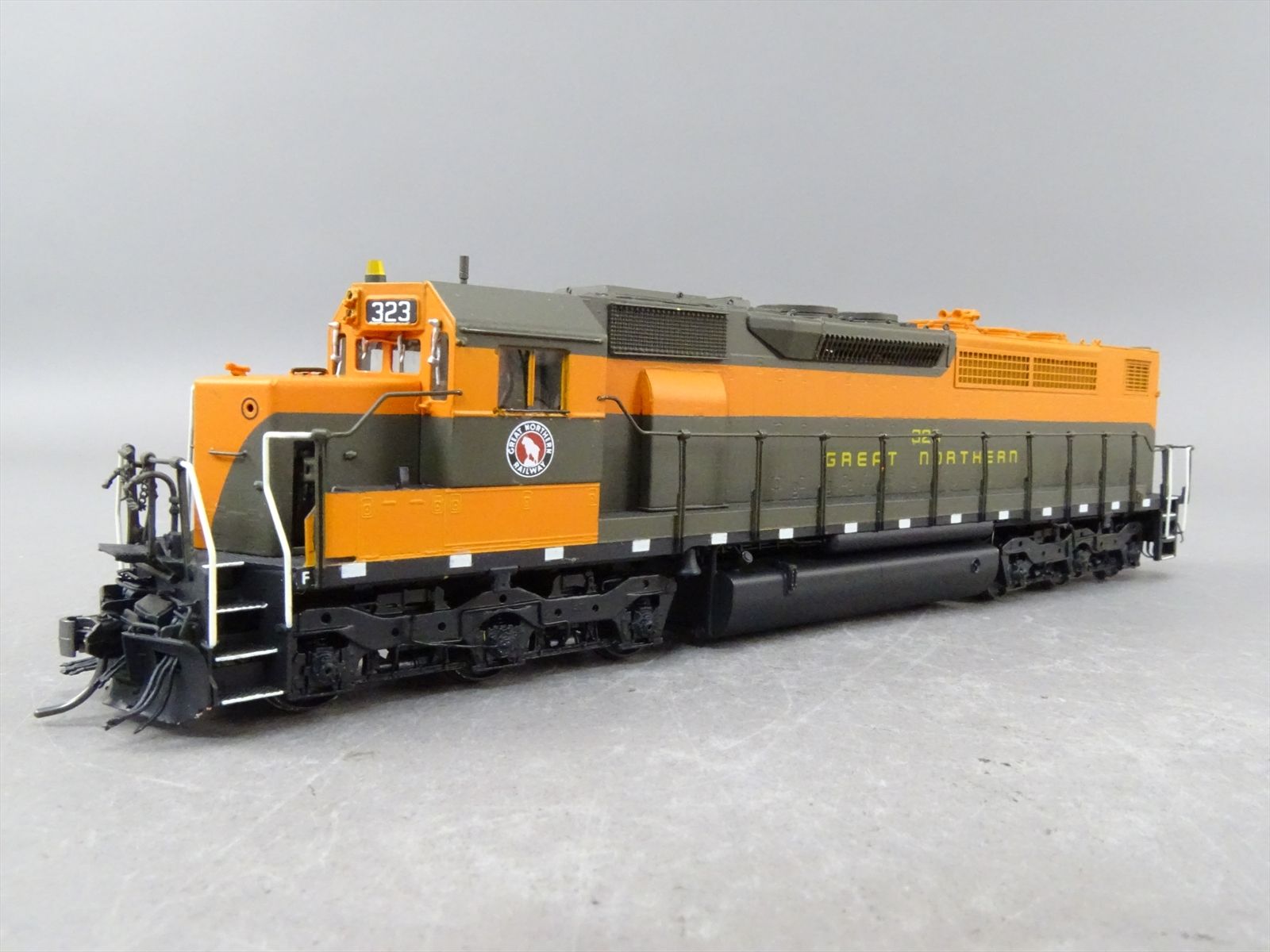 HO Brass Model - OMI 6346 GN Great Northern SDP40 #323 - Custom - 1990 ...