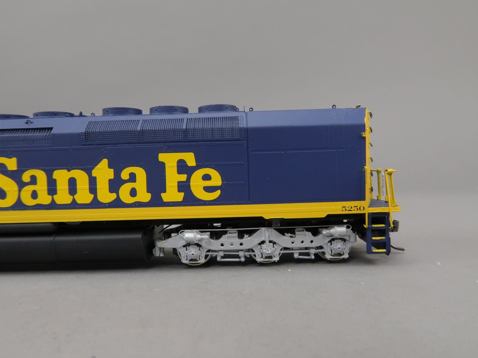 HO Brass Model - OMI 5888 AT&SF Santa Fe SDF40-2 1985 Era #5250 ...
