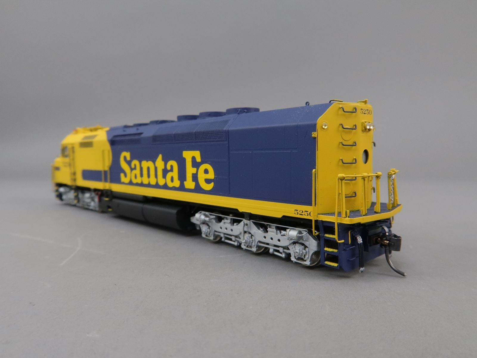 HO Brass Model - OMI 5888 AT&SF Santa Fe SDF40-2 1985 Era #5250 ...