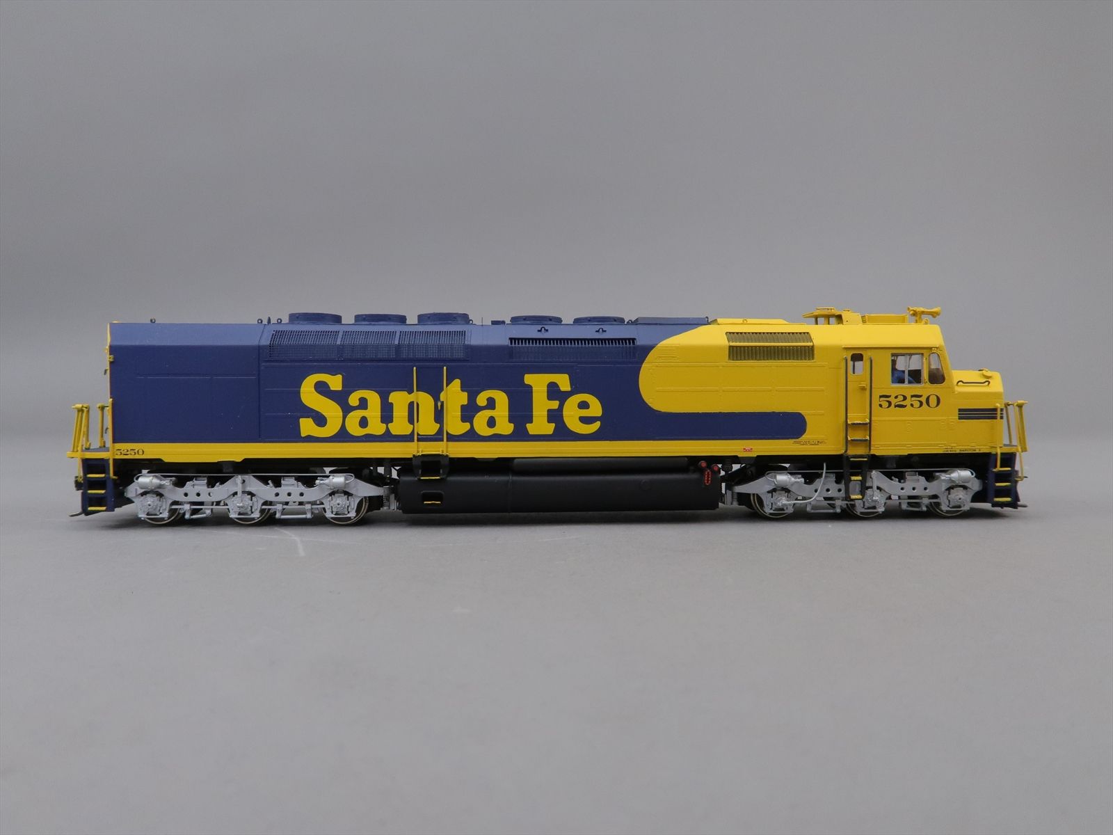 HO Brass Model - OMI 5888 AT&SF Santa Fe SDF40-2 1985 Era #5250 ...