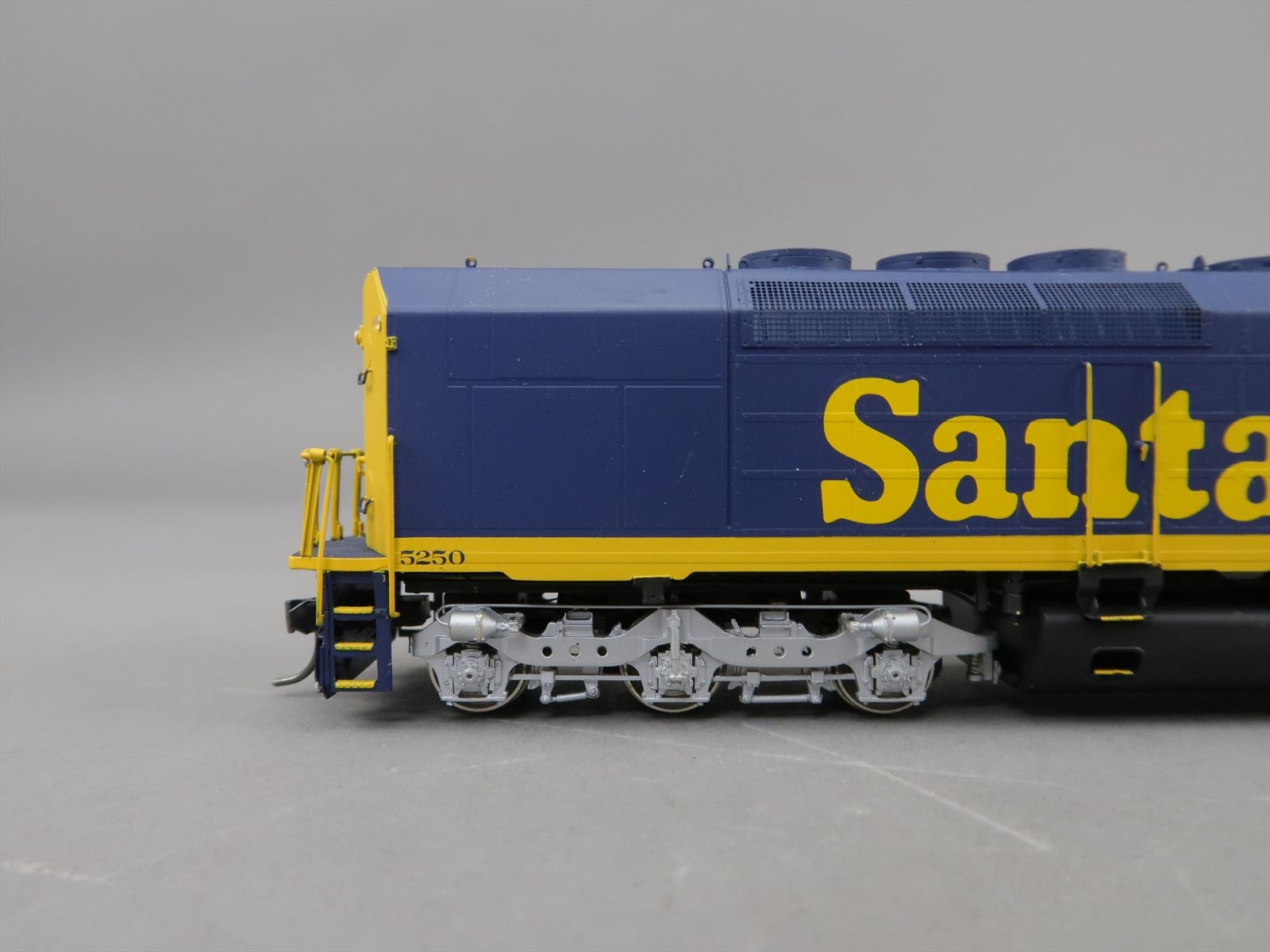 HO Brass Model - OMI 5888 AT&SF Santa Fe SDF40-2 1985 Era #5250 ...