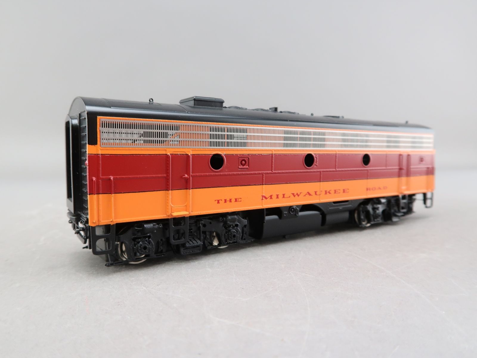 HO Brass Model - Oriental MILW Milwaukee F9 F9B 1750HP - F/P - 1989 Run ...