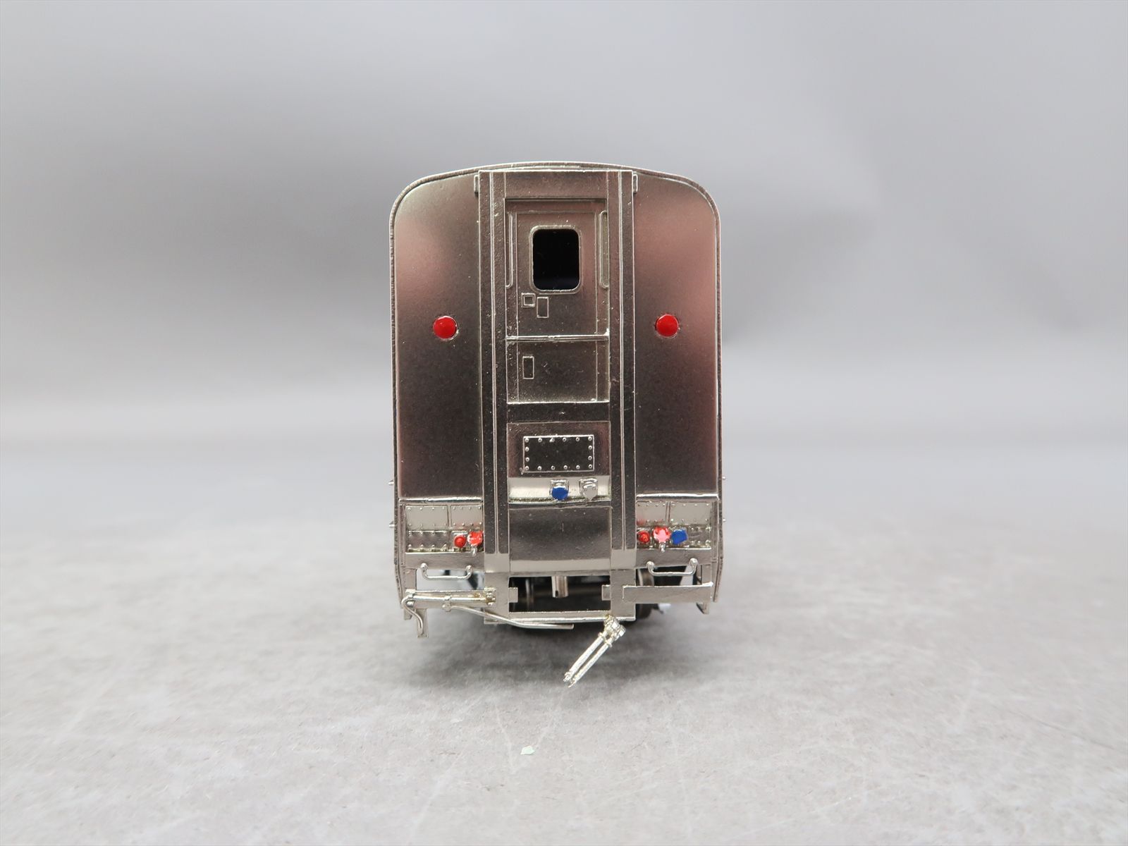 HO Brass Model - OMI 3331.1 Amtrak Superliner II Sightseer Lounge ...