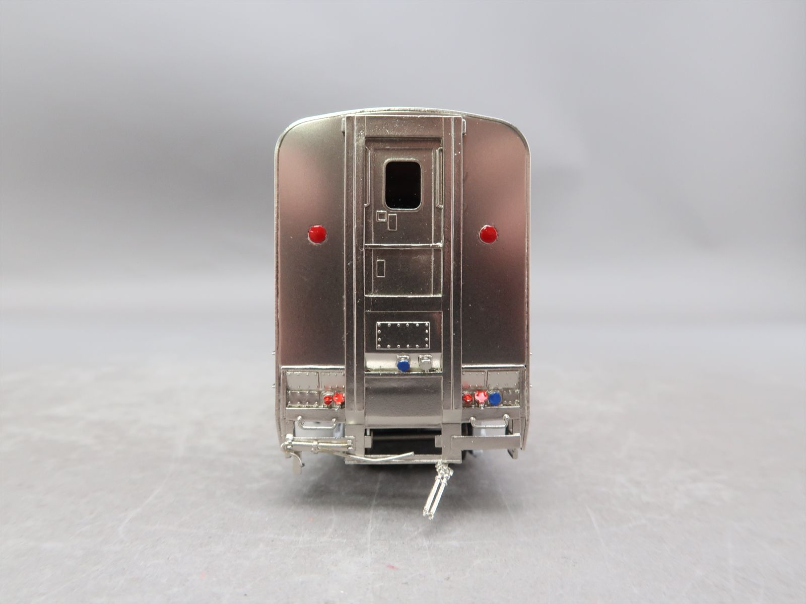 HO Brass Model - OMI 3331.1 Amtrak Superliner II Sightseer Lounge ...