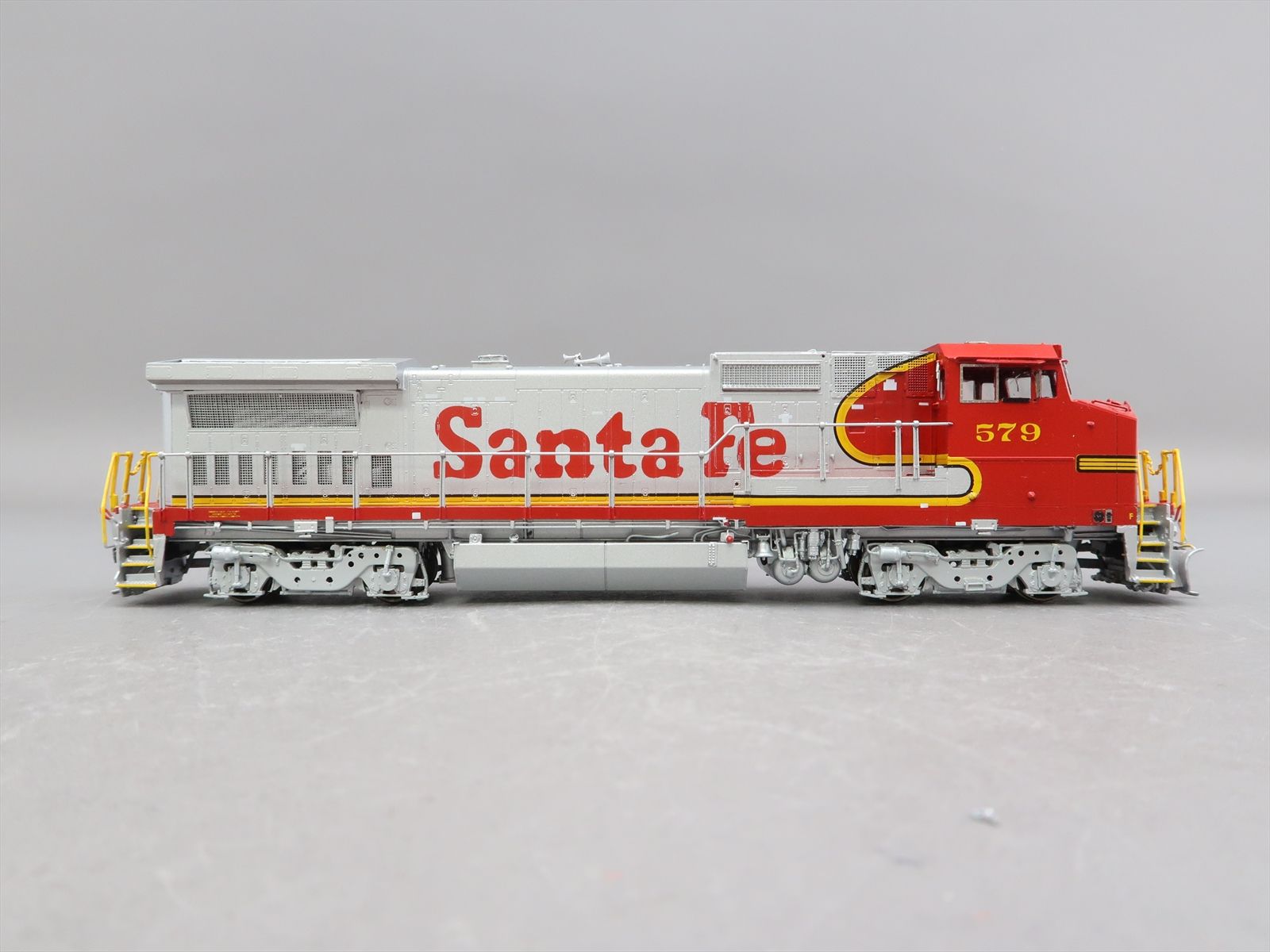 HO Brass Model - OMI 5841.1 AT&SF Santa Fe Dash 8-40BW Gull Wing Cab ...