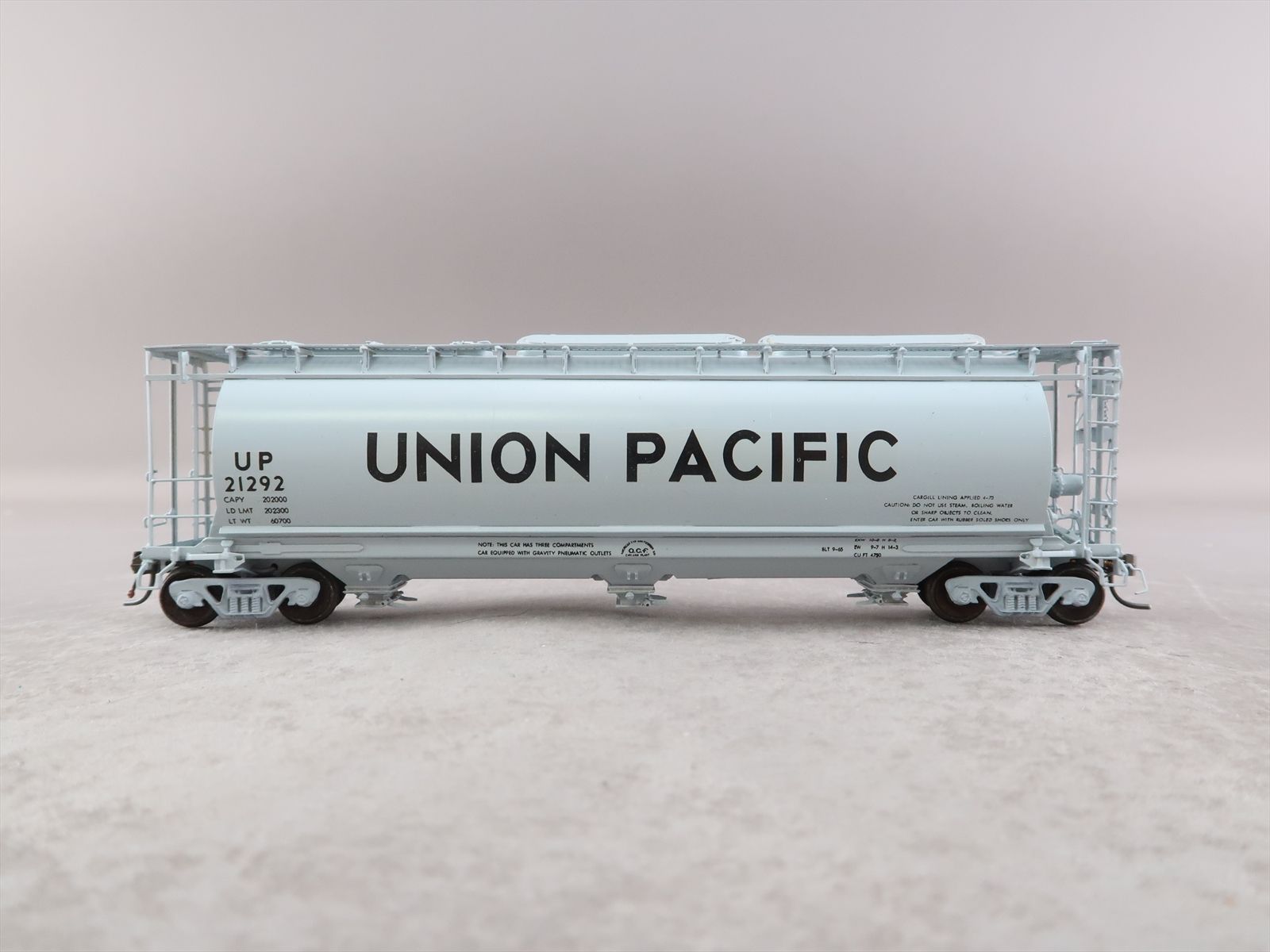 HO Brass Model - OMI 3038 UP Union Pacific Cylindrical Covered Hopper ...