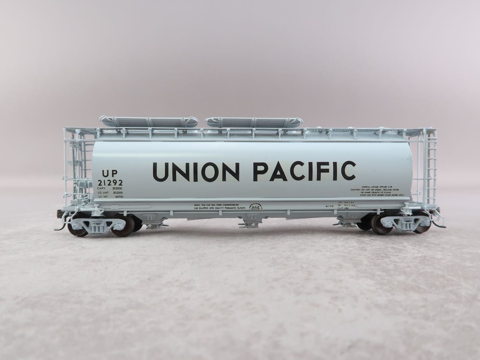 HO Brass Model - OMI 3038 UP Union Pacific Cylindrical Covered Hopper ...