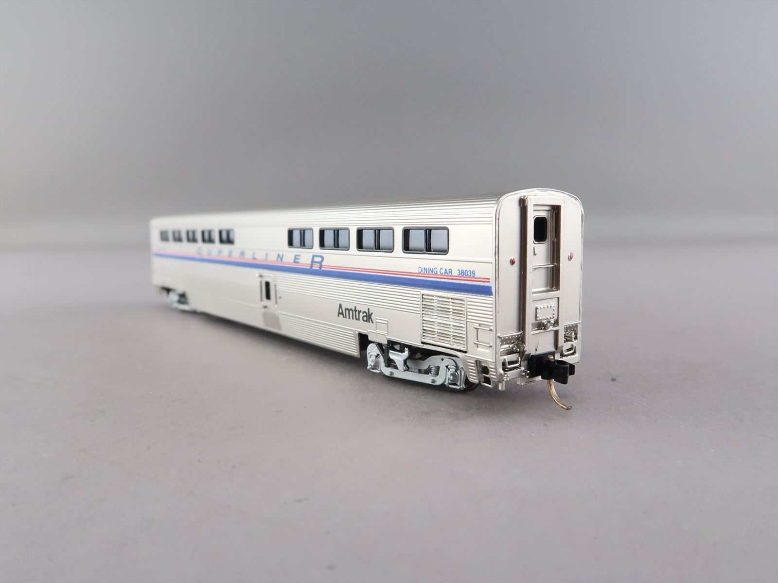 N Brass Model - OMI 2837.1 Amtrak Superliner II 9 Piece Set P42DC