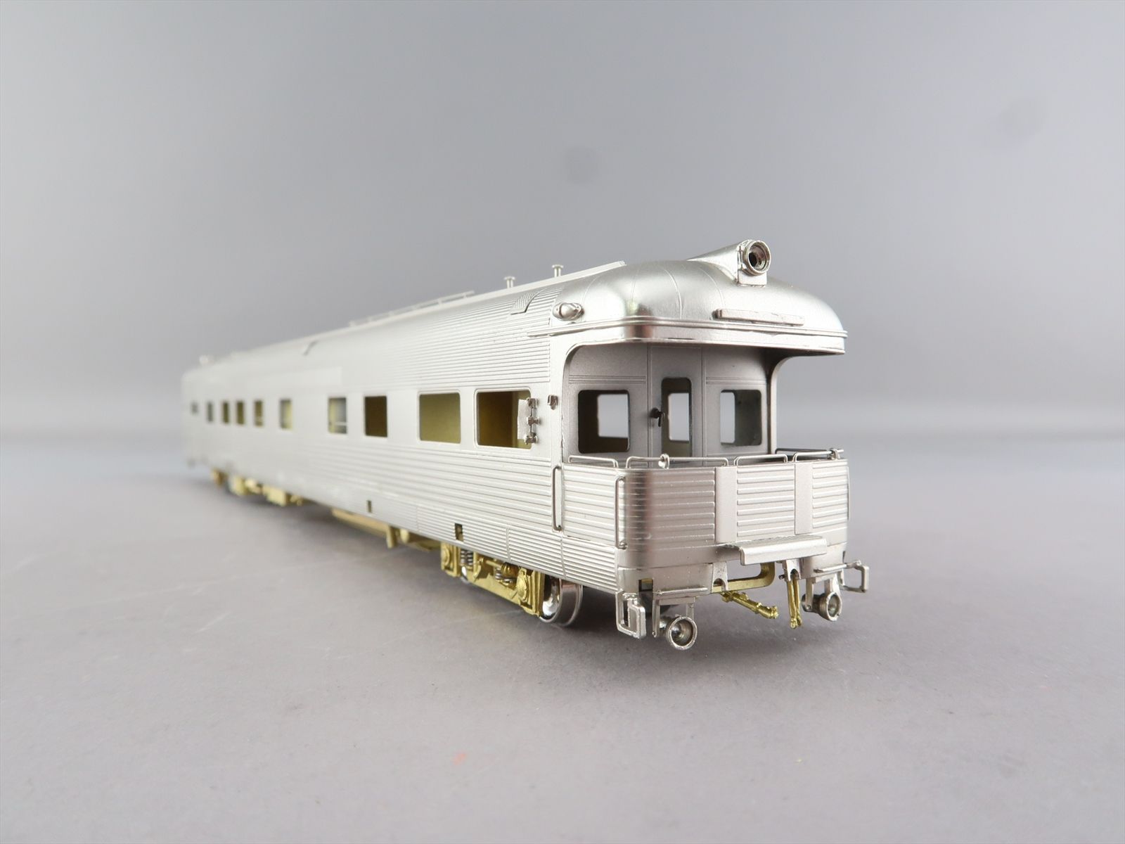 Train US HO Kato – Voiture Budd Inox Business Car Burlington – Époque 3 – Analogique