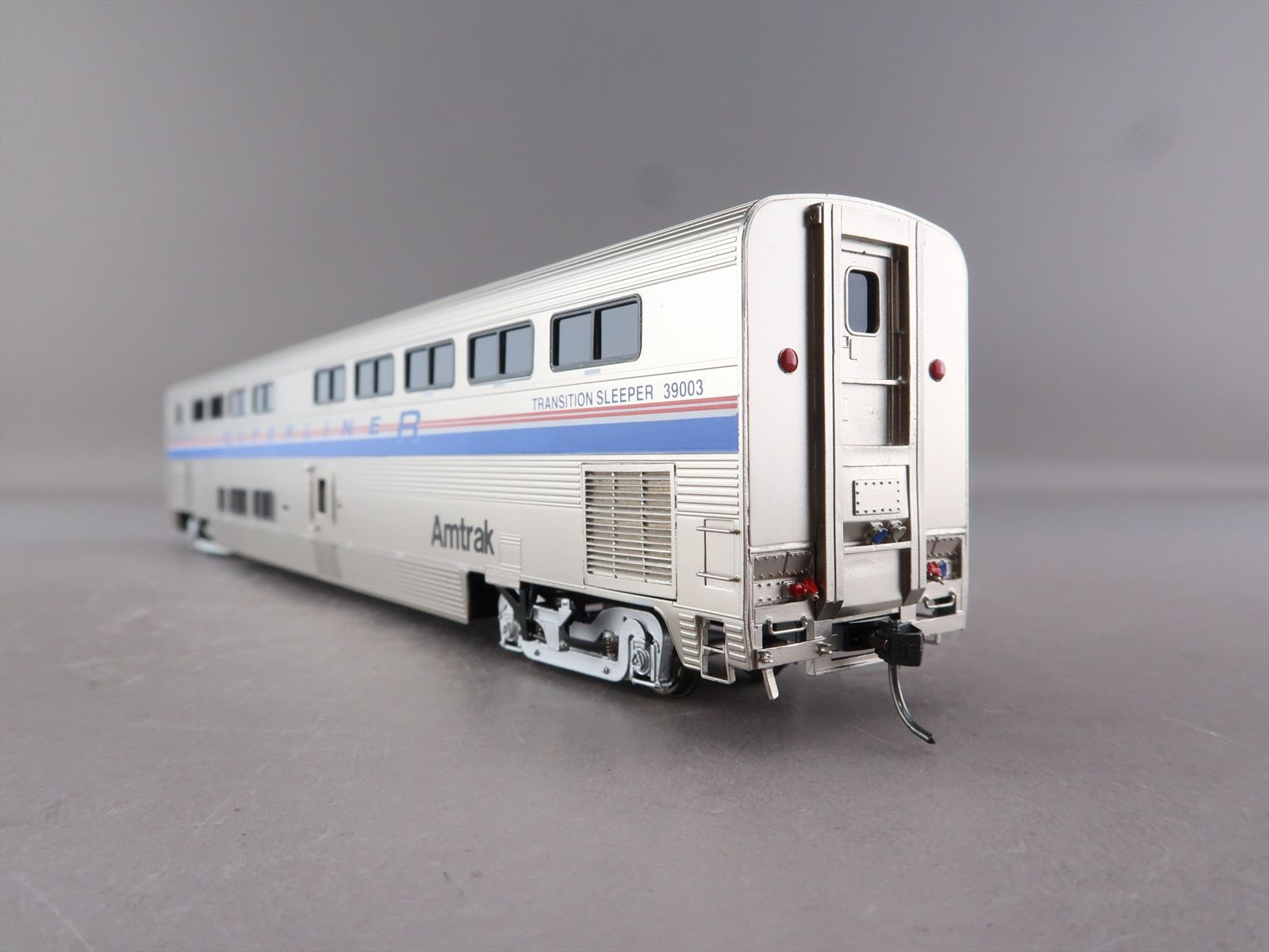 HO Brass Model - OMI 3335.1 Amtrak Superliner II Transition Sleeper ...