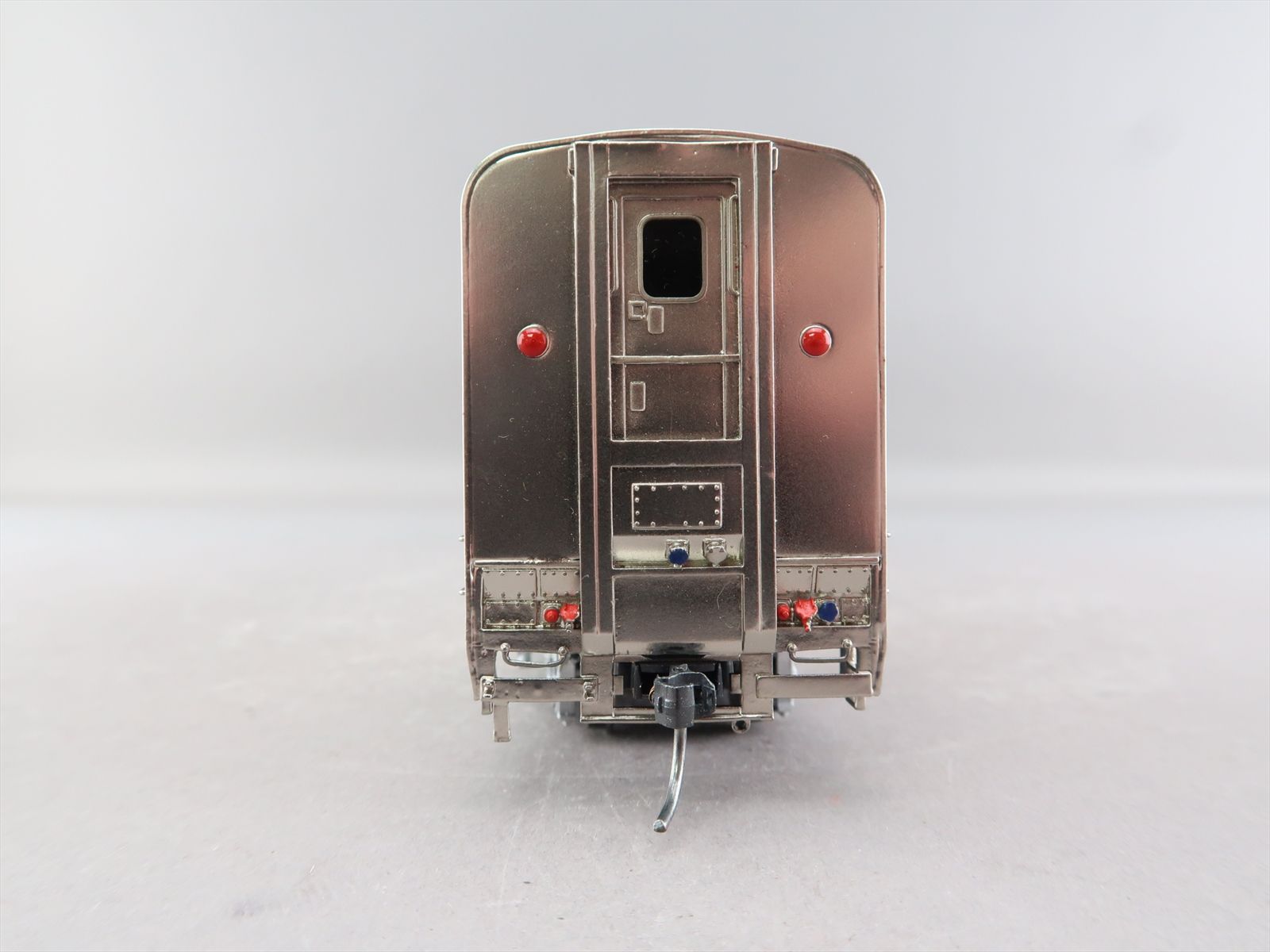 HO Brass Model - OMI 3331.1 Amtrak Superliner II Sightseer Lounge ...
